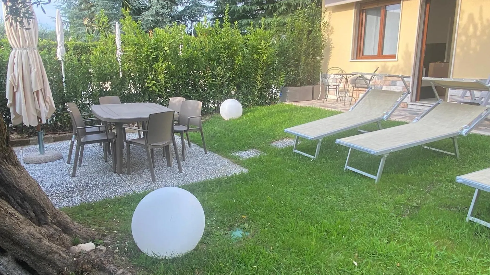Appartamenti Hera Lazise 0*,  Italy